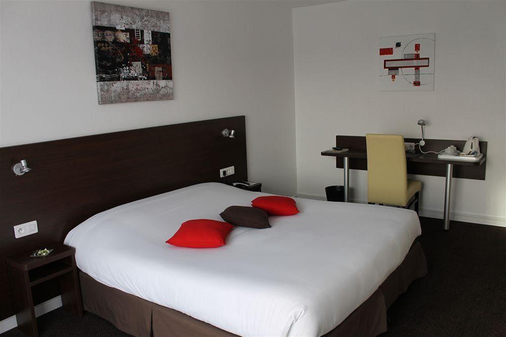 Logis Hotel & Restaurant - Le Relais De Montigny Montigny  المظهر الخارجي الصورة