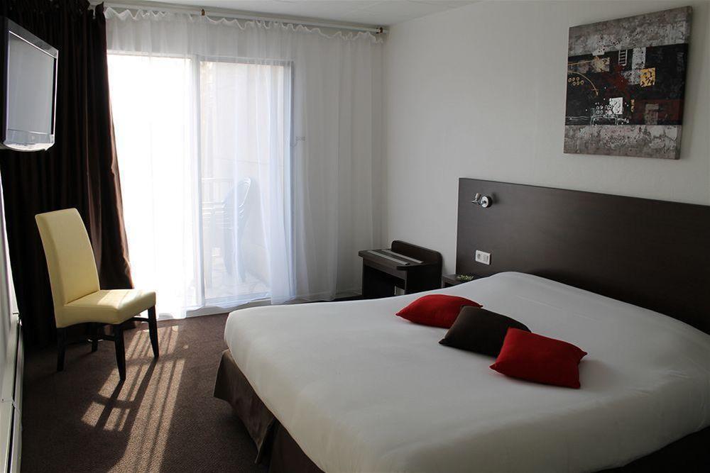 Logis Hotel & Restaurant - Le Relais De Montigny Montigny  المظهر الخارجي الصورة